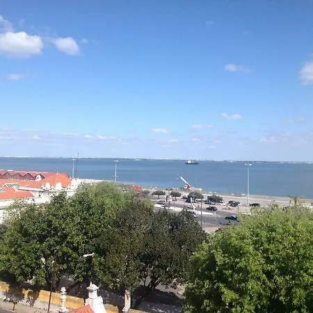 Xavier - Alfama Apartment River View-3