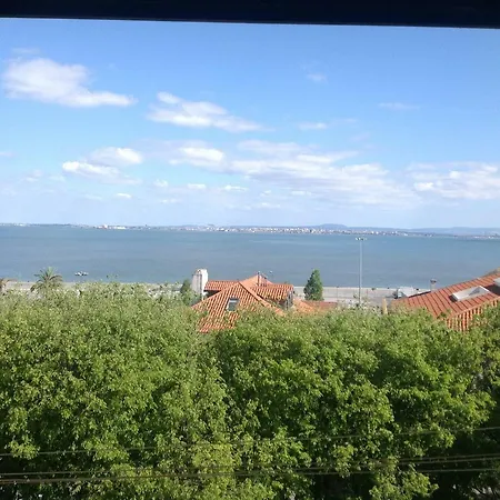 Xavier - Alfama Apartment River View-3